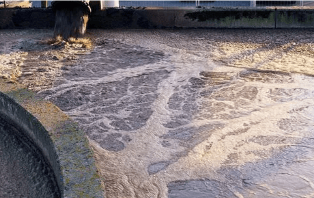 （圖：生化水處理泡沫問題）