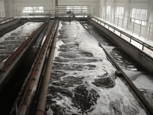 （圖：污水處理池泡沫現(xiàn)場）