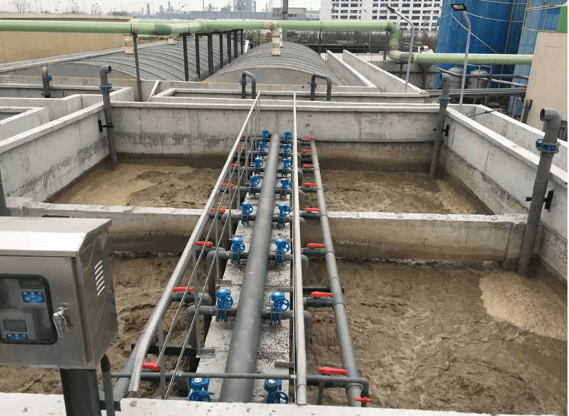 （圖：生化污水池泡沫）