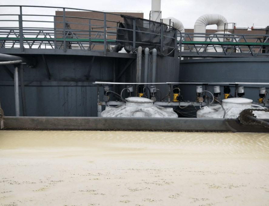 (圖:盾構(gòu)泥沙清洗污水泡沫處理)