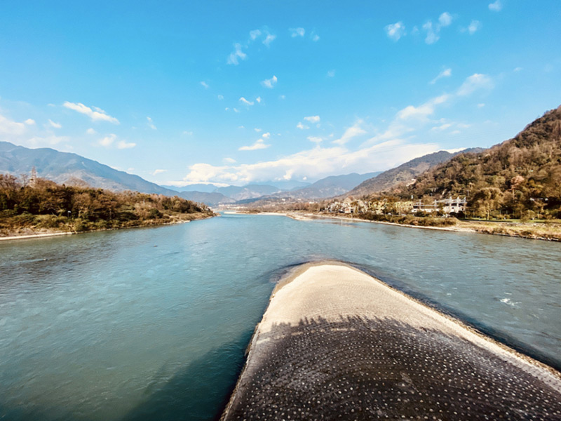 (圖:各類工業廢水泡沫池)