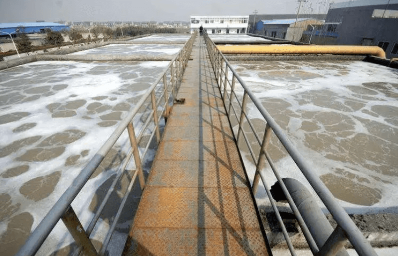 (圖:工業廢水污水泡沫)