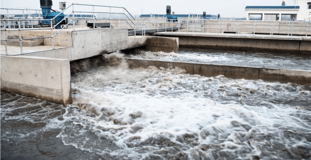 (圖:廢水處理起泡場(chǎng)景)